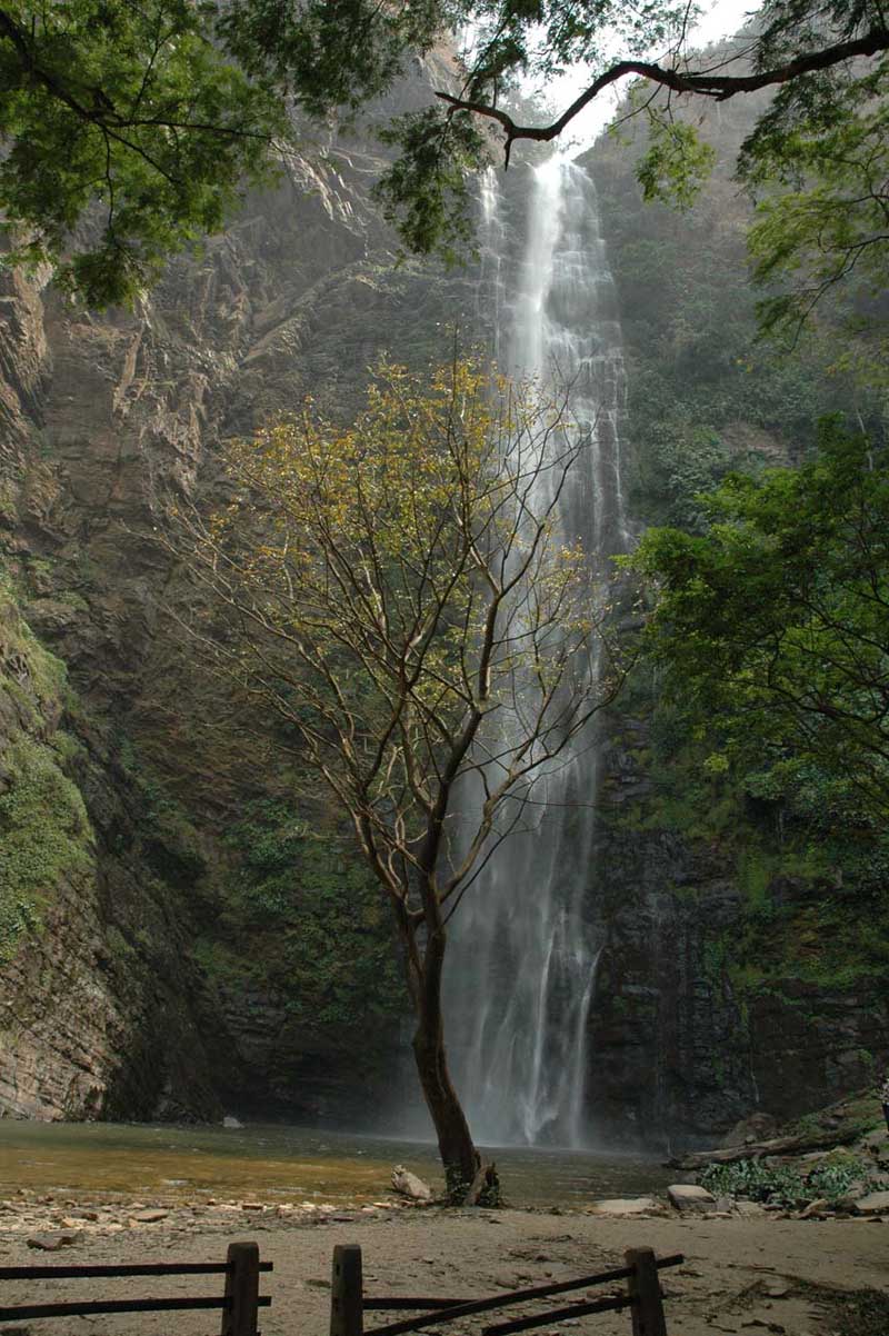 De Wli Lower Waterfalls